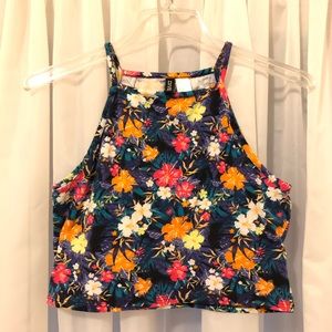 🌿 3 for $20 Floral High Neck Crop Top